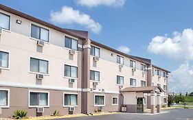 Boarders Inn & Suites By Cobblestone Hotels Waterloo Cedar Falls